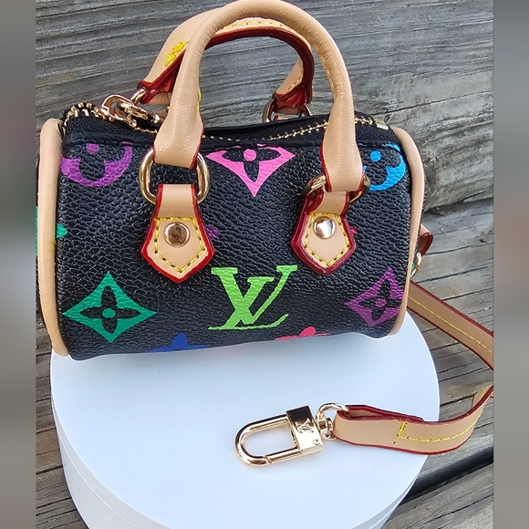 Fashion Monogram Coin/Bag Charm - Picture 1 of 4